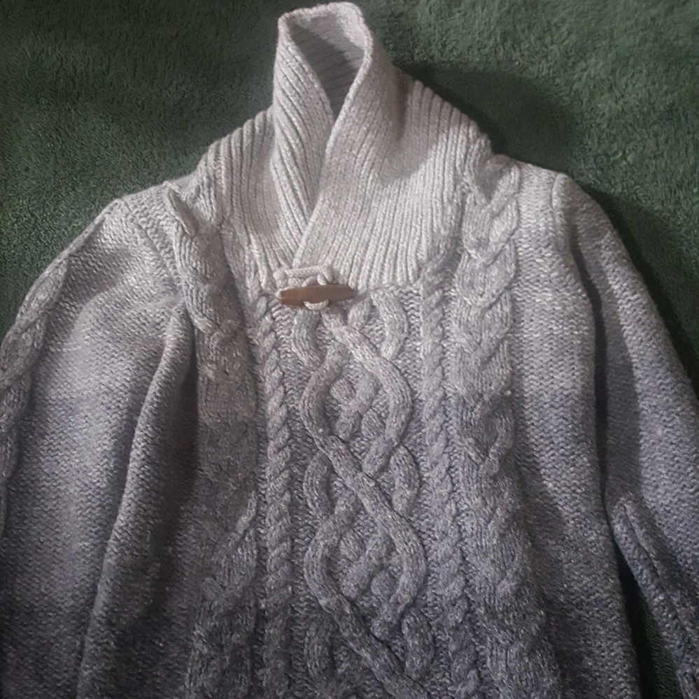 Boy sweater size 4T